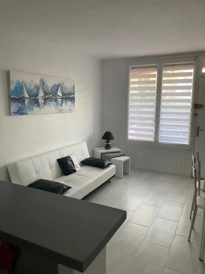 Tres Bel Appartement Entierement Renove Empuriabrava Apartamento