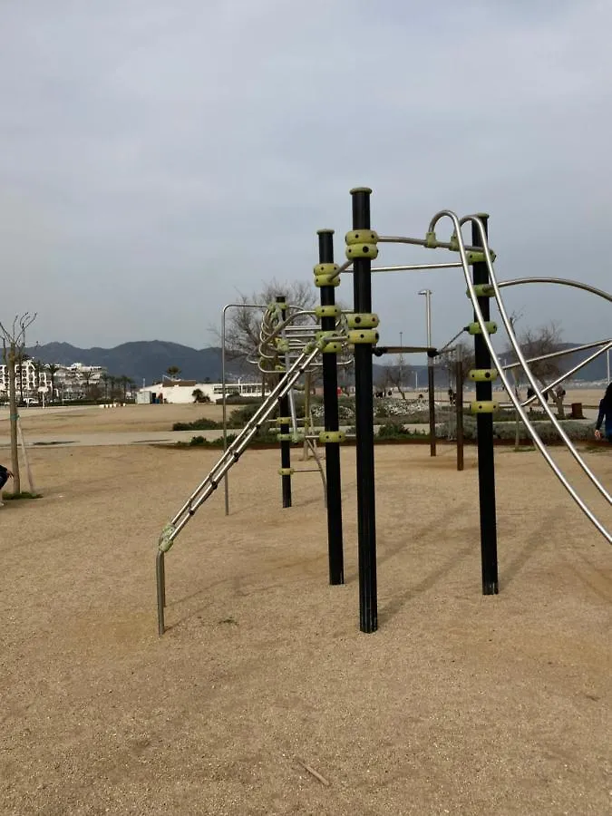 Tres Bel Appartement Entierement Renove 艾姆布里亚布拉瓦 0*,