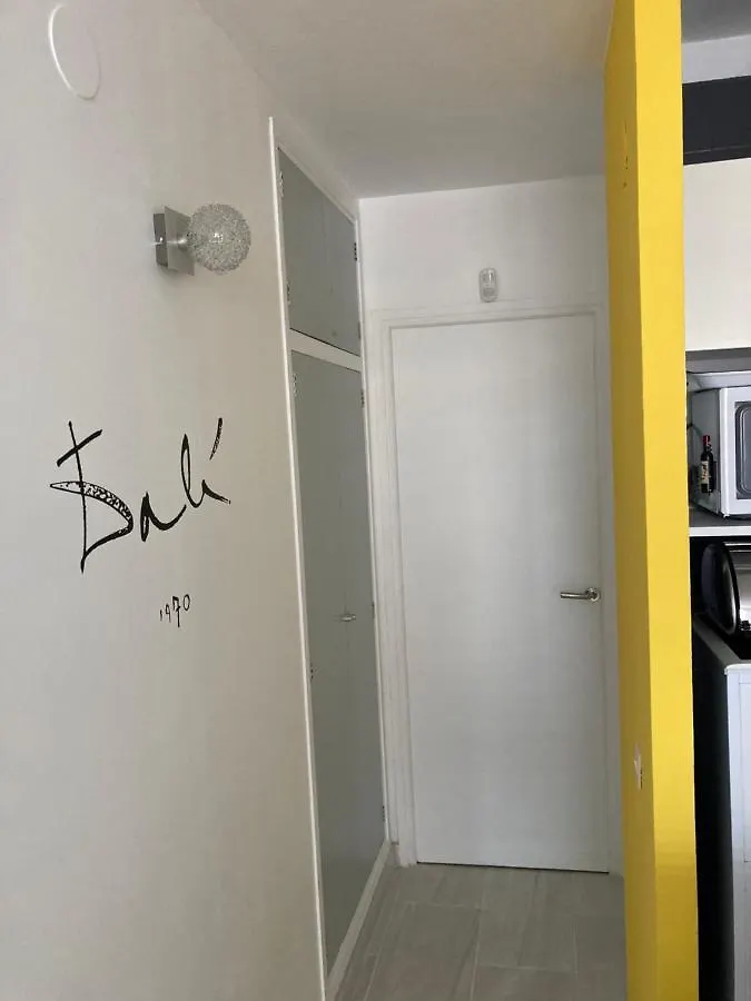 Tres Bel Appartement Entierement Renove Empuriabrava Apartment